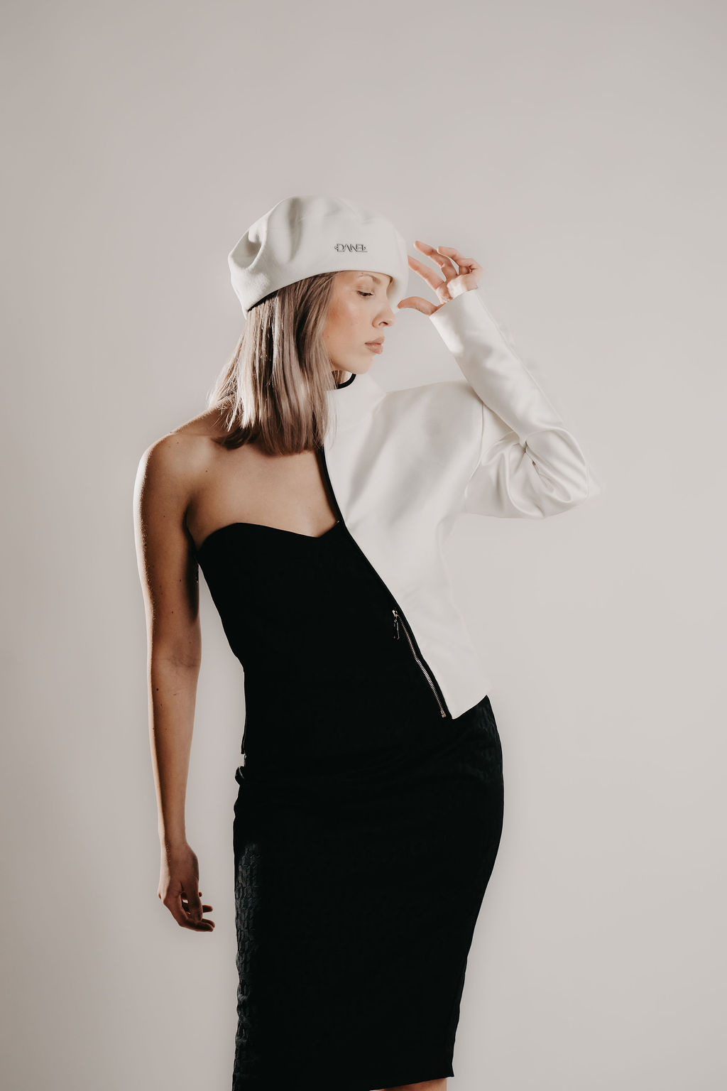 ASIMETRIČNI DODATAK OD BROKATA TYCHE MODULA 1 ASIMETRIČNI DODATAK OD BROKATA TYCHE MODULA