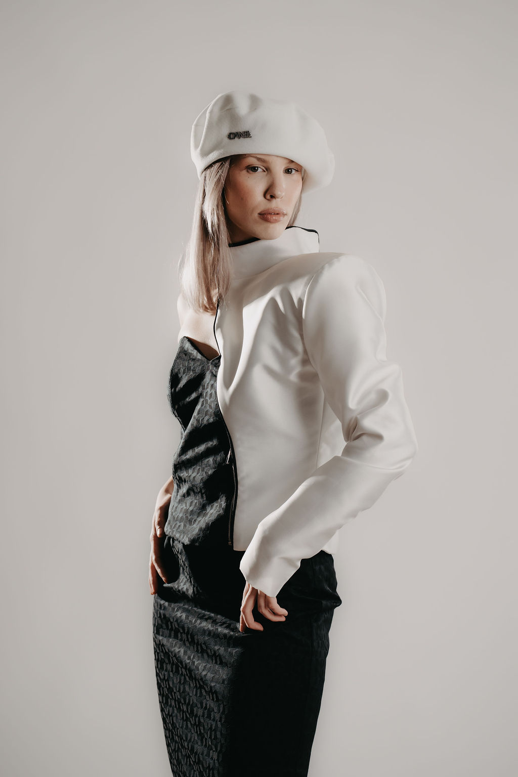 ASIMETRIČNI DODATAK OD BROKATA TYCHE MODULA 2 ASIMETRIČNI DODATAK OD BROKATA TYCHE MODULA - Image 2